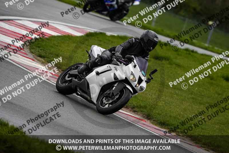 donington no limits trackday;donington park photographs;donington trackday photographs;no limits trackdays;peter wileman photography;trackday digital images;trackday photos